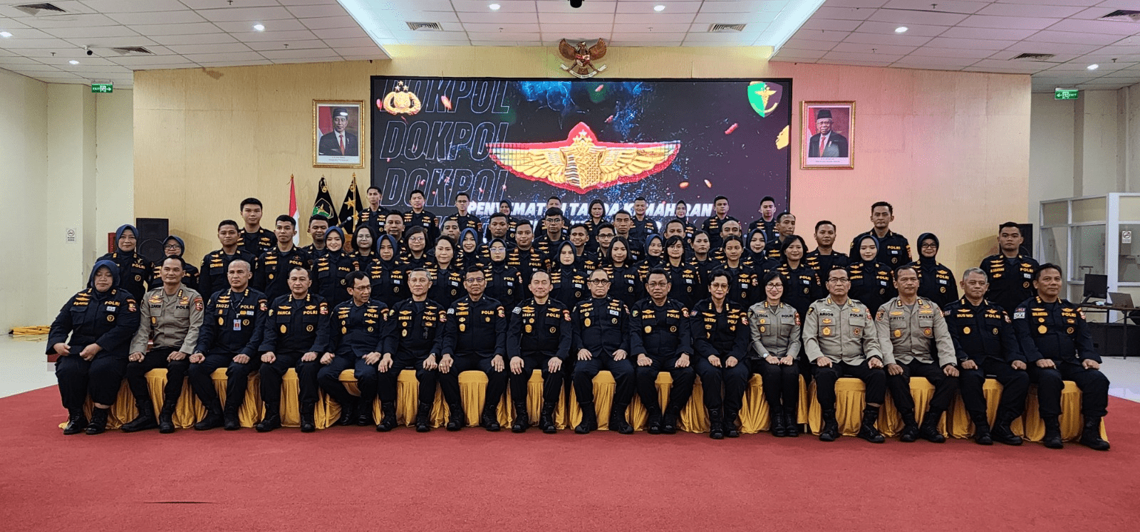 Foto Bersama PJU Pusdokkes Polri dengan siswa Dikbangspes Dokpol Perwira/PNS Gol. III Angkatan XXVII