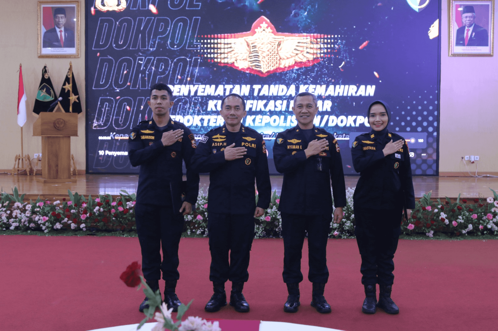 Foto Bersama Penyematan Tanda Kemahiran Kualifikasi Dasar Dokpol